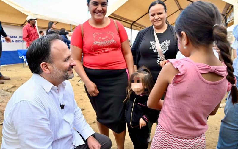 De la Peña responde a cuestionamientos sobre su origen y lleva el debate al terreno constitucional