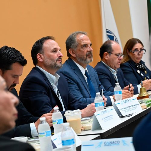 Presenta Santiago De la Peña “Movilidad que conecta oportunidades” ante integrantes de CANACO