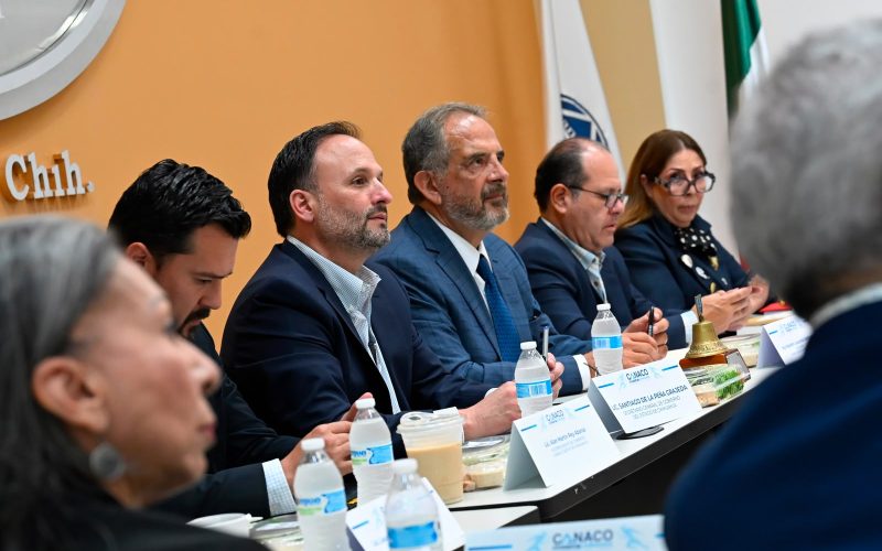 Presenta Santiago De la Peña “Movilidad que conecta oportunidades” ante integrantes de CANACO