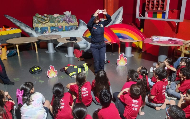 Aprenden niñas y niños a prevenir incendios de forma interactiva con dinámicas de Bomberos