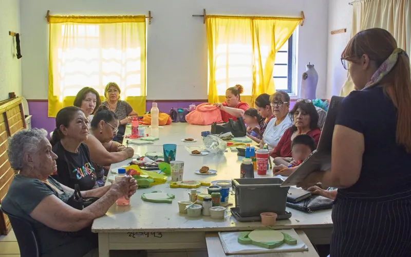 Reciben familias capacitación para prevenir la rickettsiosis en centros y comedores comunitarios