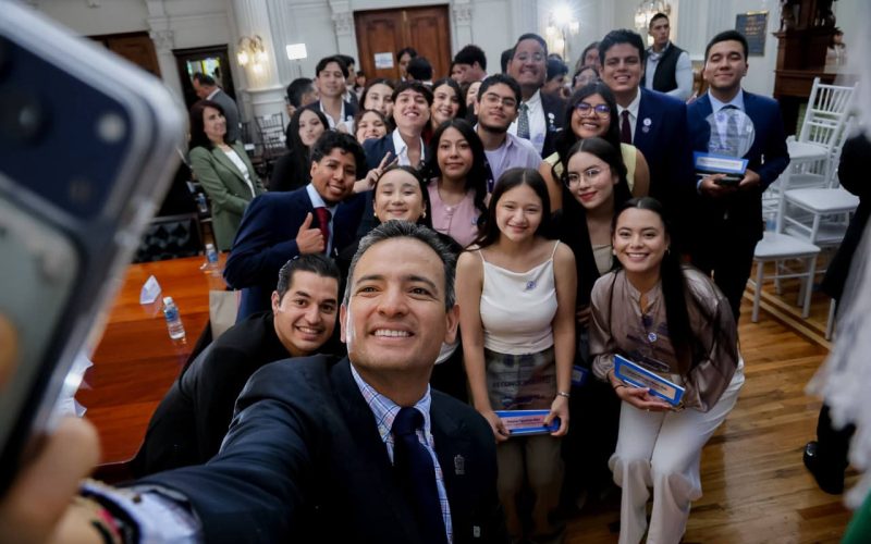 Toma alcalde Marco Bonilla protesta a integrantes del Cabildo y Gabinete Joven 2026