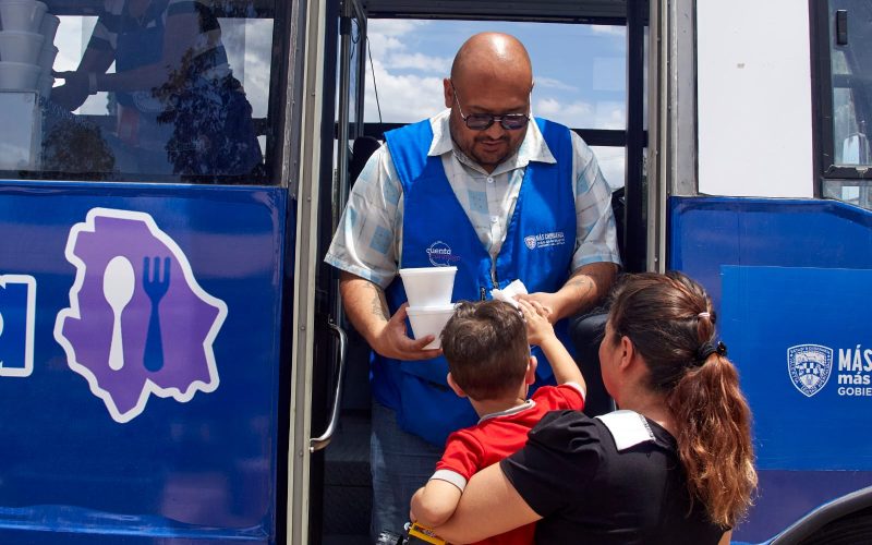 Lleva NutriChihuahua más de 160 platillos a familias de Ávalos