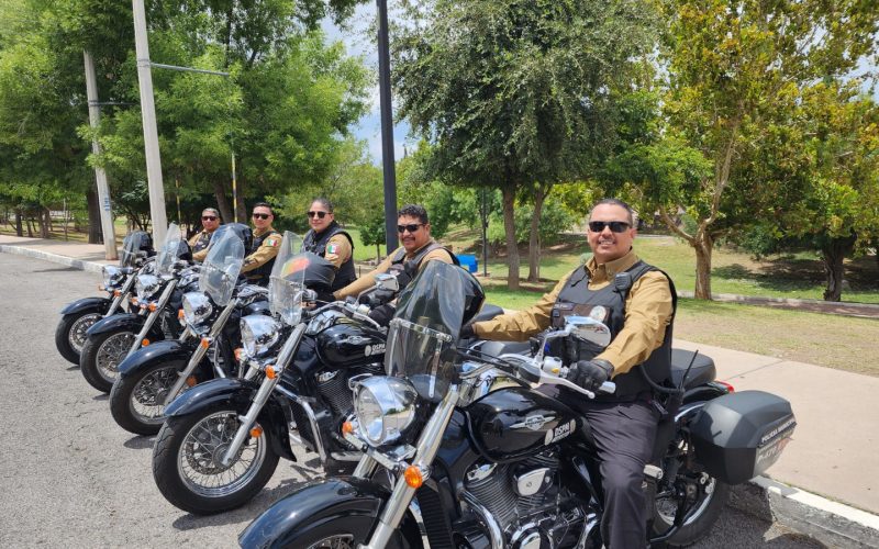 Policías en motocicletas refuerzan seguridad en avenidas, plazas comerciales e instituciones bancarias
