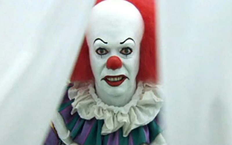 Muere Tim Curry, el actor que convirtió a Pennywise en uno de los grandes íconos del terror