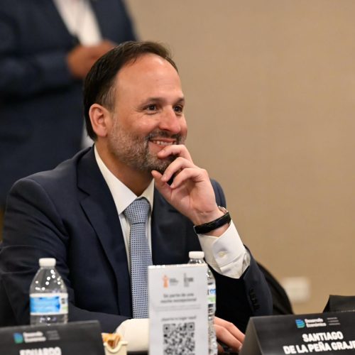 Reconoce DESEC Juárez  a Santiago De la Peña por implementación del JuárezBus