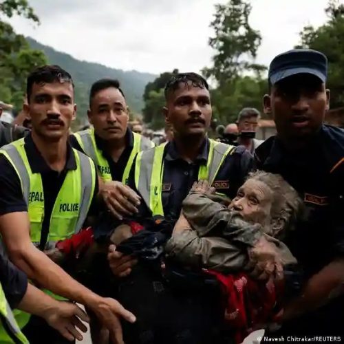 Nepal, bajo el agua y la incertidumbre: desaparecidos superan los 1,900 tras las inundaciones