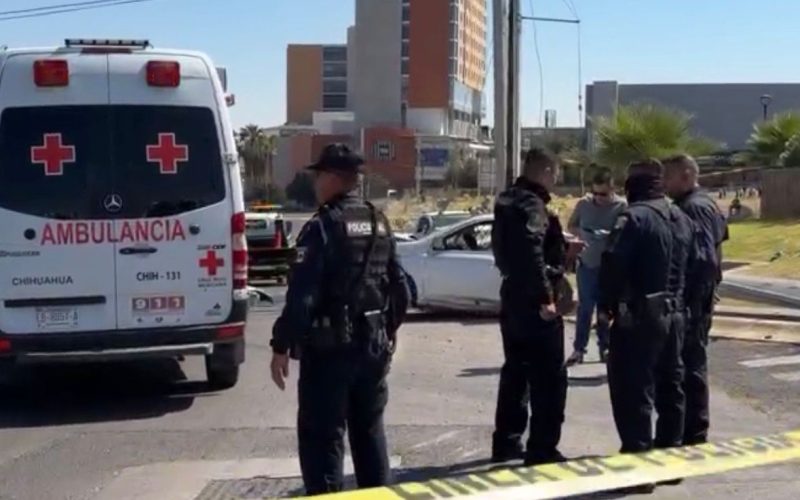 Choque mortal frente al Hospital Ángeles termina con una insólita huida