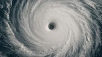 Karina se fortalece a categoría 4 y se aleja de México; Chihuahua tendrá lluvias y vientos