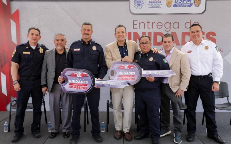 Marco Bonilla fortalece al Heroico Cuerpo de Bomberos con entrega de dos nuevas bomberas