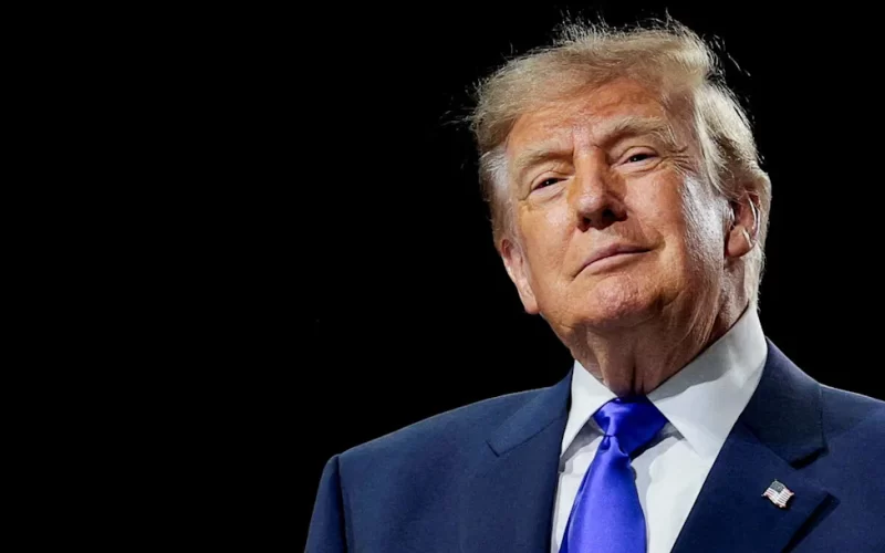 Trump lidera convención del Partido Republicano para evitar caída electoral