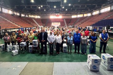 Entrega Gobierno del Estado apoyos alimentarios a adultos mayores en la capital