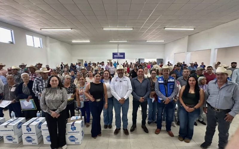 Entrega Gobierno del Estado apoyos a personas mayores y con discapacidad en Ciénaga de Ortiz