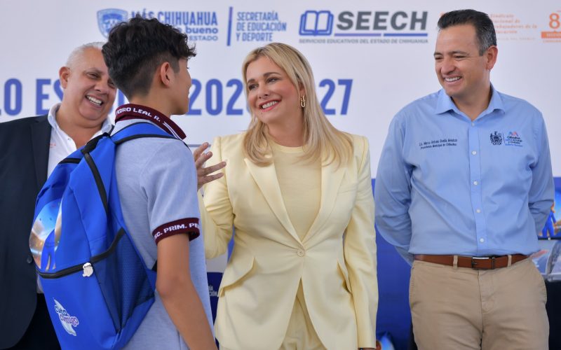 Maru Campos encabeza arranque oficial del ciclo escolar 2026-2027