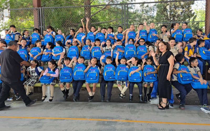Entrega Municipio “Mi Bolsa Escolar 2026” a estudiantes de primaria y secundaria en Chihuahua