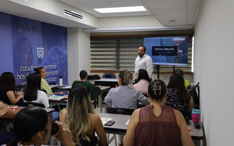 Inician clases de la Licenciatura en Derecho en las nuevas aulas de la Universidad de las Mujeres