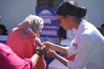 Mantiene Secretaría de Salud acciones permanentes de vacunación en Chihuahua
