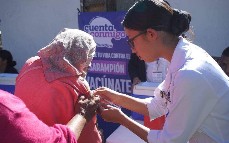 Mantiene Secretaría de Salud acciones permanentes de vacunación en Chihuahua