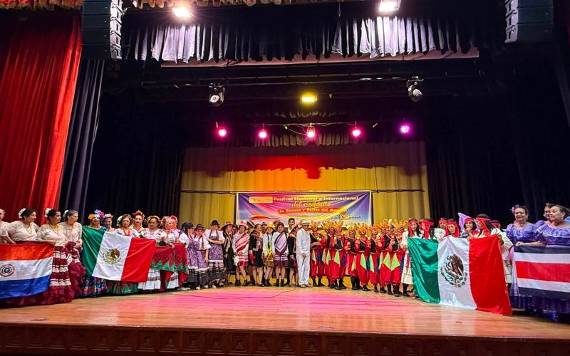 Representa a Chihuahua en festival de Perú grupo de danza de la Casa de los Abuelos Sur