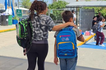 Continúa Municipio la entrega de Mi Bolsa Escolar en escuelas de la Capital