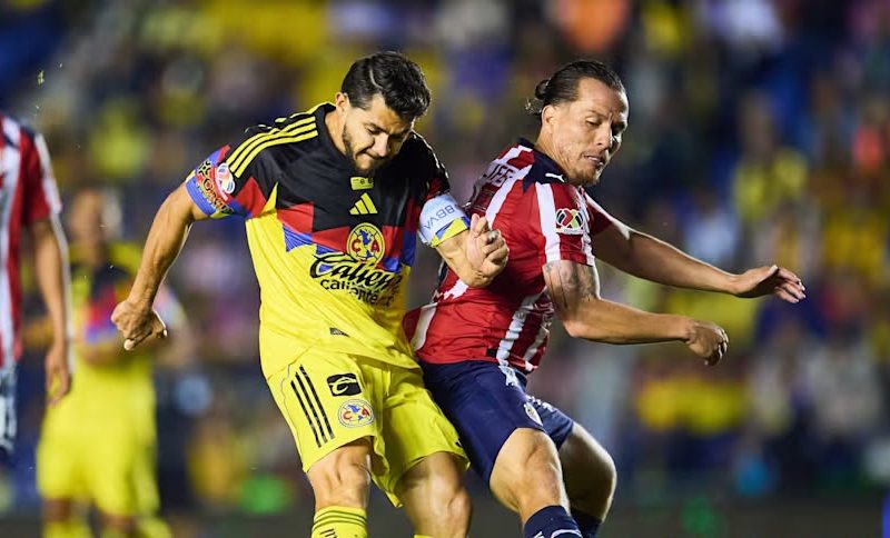 América rescata un dramático empate 2-2 ante Chivas en el Clásico Nacional