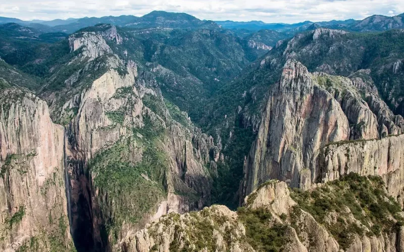 El Gigante: la impresionante muralla de piedra que se esconde en Chihuahua