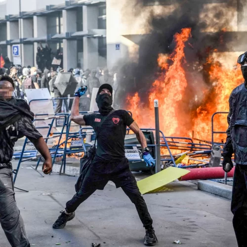 Más de dos mil detenidos en los disturbios en Francia