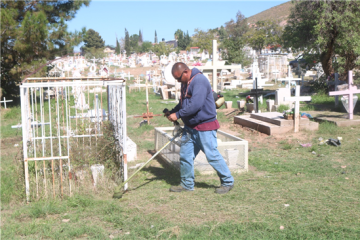 Avanza Municipio con limpieza de panteones previo al Día de Muertos