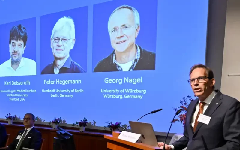 Deisseroth, Hegemann y Nagel ganan Premio Nobel de Medicina