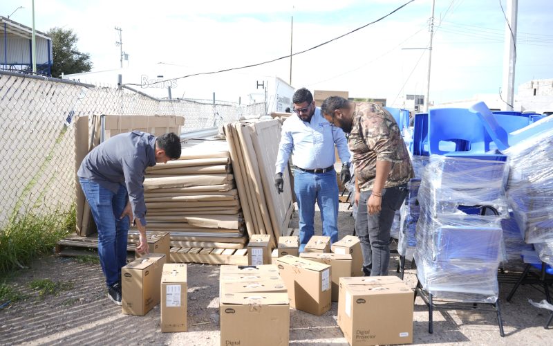 Entregan equipamiento y apoyos de infraestructura a escuelas de la región de Camargo