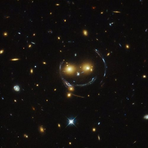 NASA revela inquietante imagen de galaxia sonriente antes de Halloween: ¿qué hay detrás de esta cara cósmica?