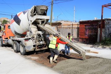 Registra Municipio 65% de avance en pavimentación de calles de la colonia R. Almada
