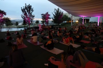 Realiza Municipio “Fluir en Rosa”, clase de yoga en apoyo a mujeres con cáncer de mama