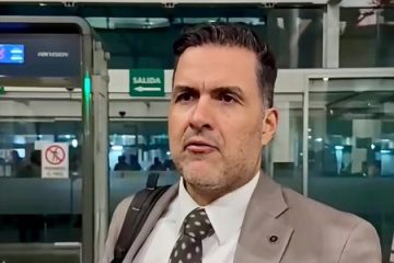 Vinculan a proceso a César Jáuregui por ejercicio ilegal del servicio público; libra segundo delito