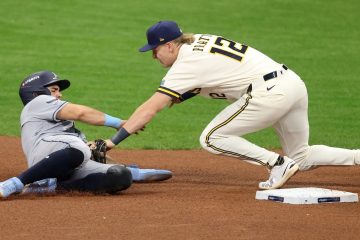 ¡OTRA REMONTADA! MILWAUKEE VENCE A TAMPA BAY Y SE COLOCA A DOS TRIUNFOS DEL TÍTULO