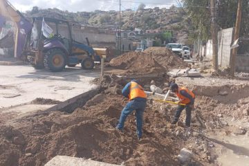 Apoya Obras Públicas con personal y maquinaria a población afectada por las lluvias en Ciudad Juárez