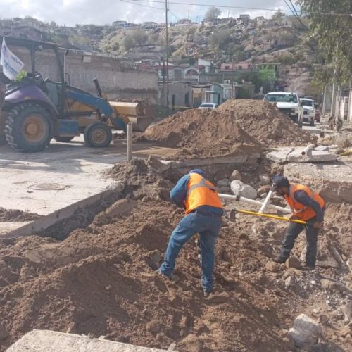 Apoya Obras Públicas con personal y maquinaria a población afectada por las lluvias en Ciudad Juárez