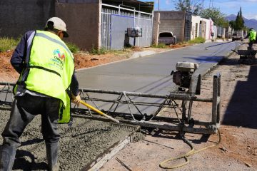 Registra Municipio avance del 50% en pavimentación de dos calles en Valle Dorado