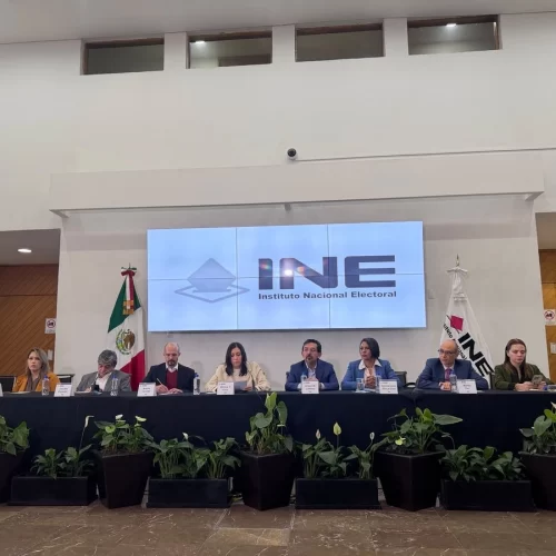 Consejeros del INE niegan acercamientos con proveedores; frenan nuevos contratos
