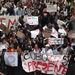 Inicia marcha por los 58 años de la represión estudiantil del 2 de octubre de 1968. Los primeros contingentes partieron de la Plaza de las Tres Culturas, en Tlatelolco, con destino al Zócalo capitalino. 2 de octubre 2026. Foto Jair Cabrera